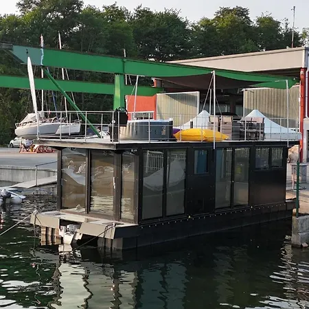 Diamond Bigigio House Boat Botel Lisanza