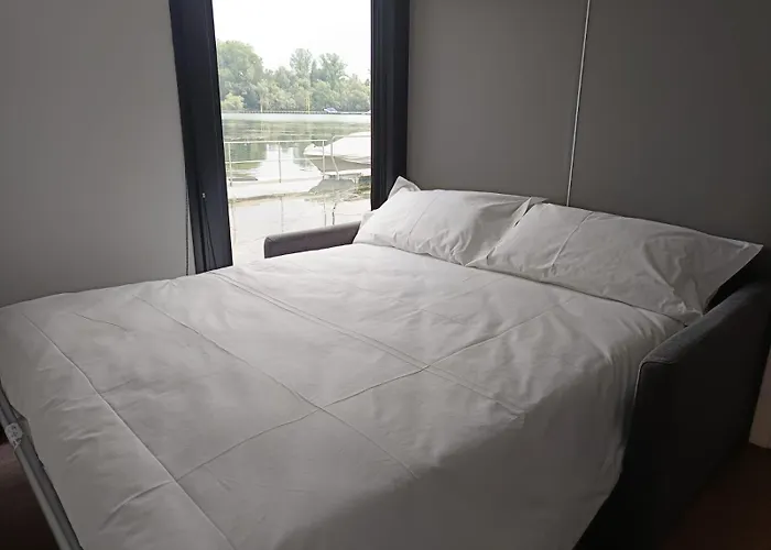 Bateau-hôtel Diamond Bigigio House Boat *