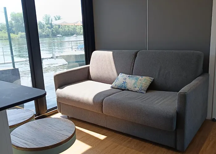 Bateau-hôtel Diamond Bigigio House Boat *