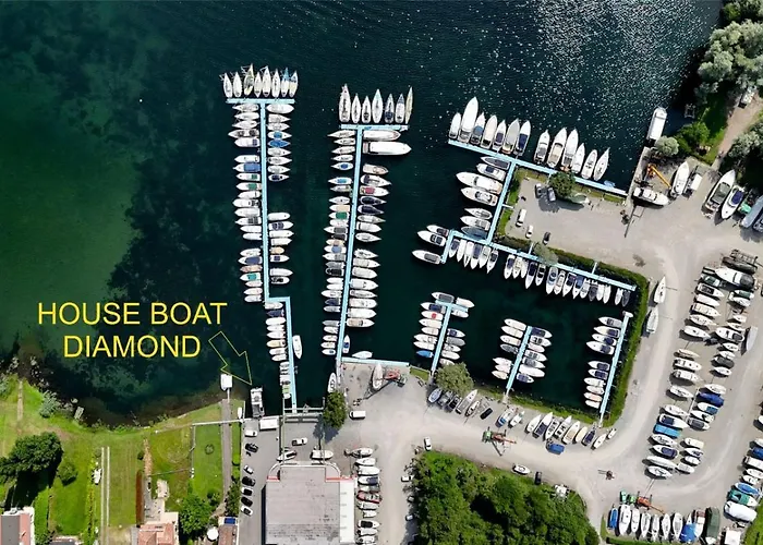 Diamond Bigigio House Boat Bateau-hôtel