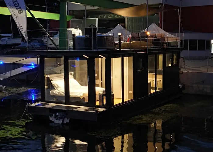Diamond Bigigio House Boat Bateau-hôtel *